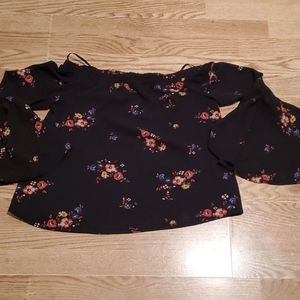 Cresent & Willough medium black floral blouse